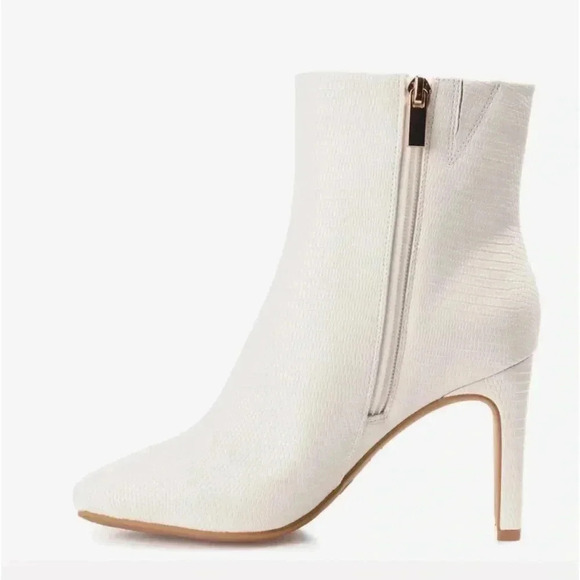 Journee Collection Sarla Bootie 8 - Picture 12 of 13